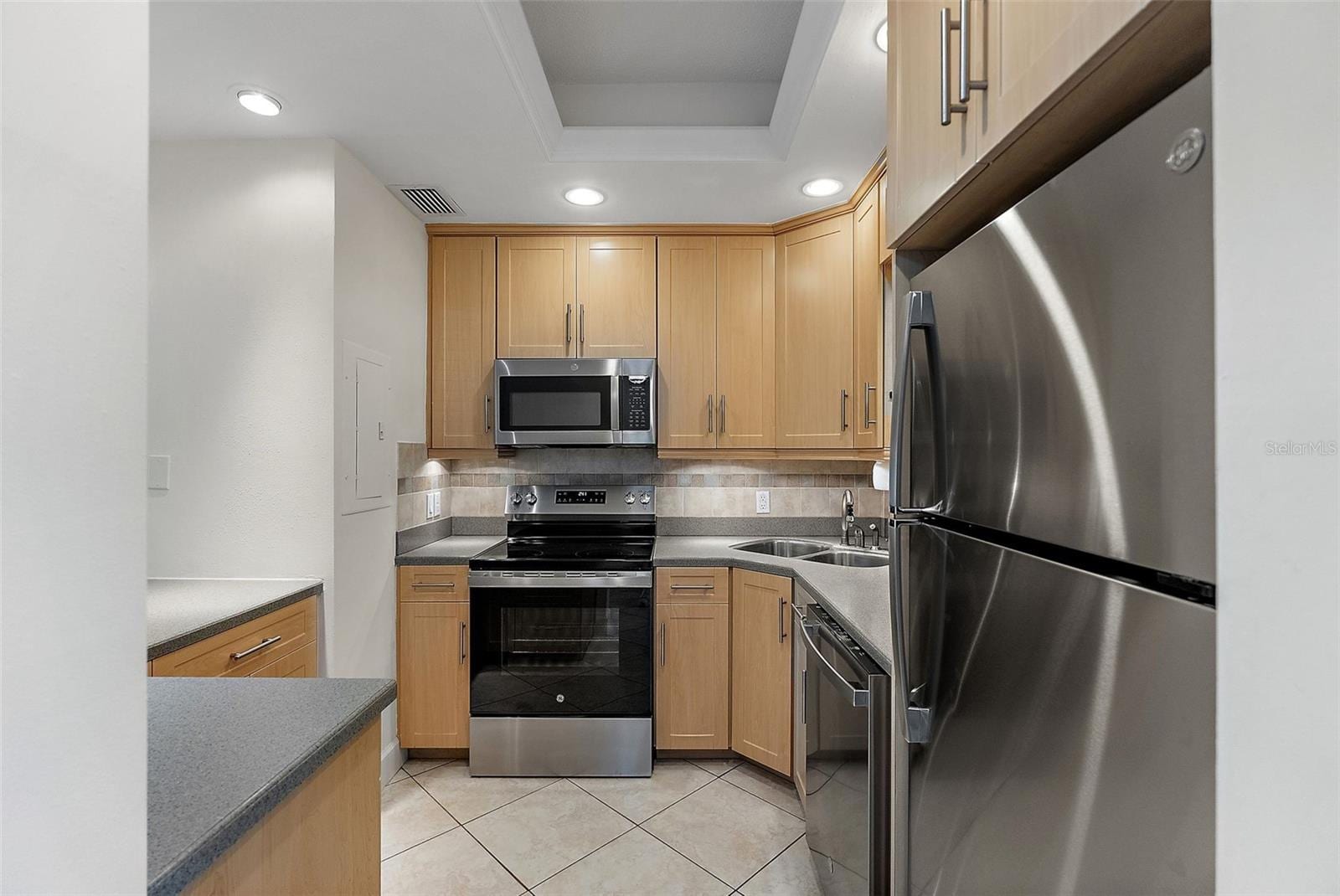 1200 N Shore Dr NE #102 photo 5