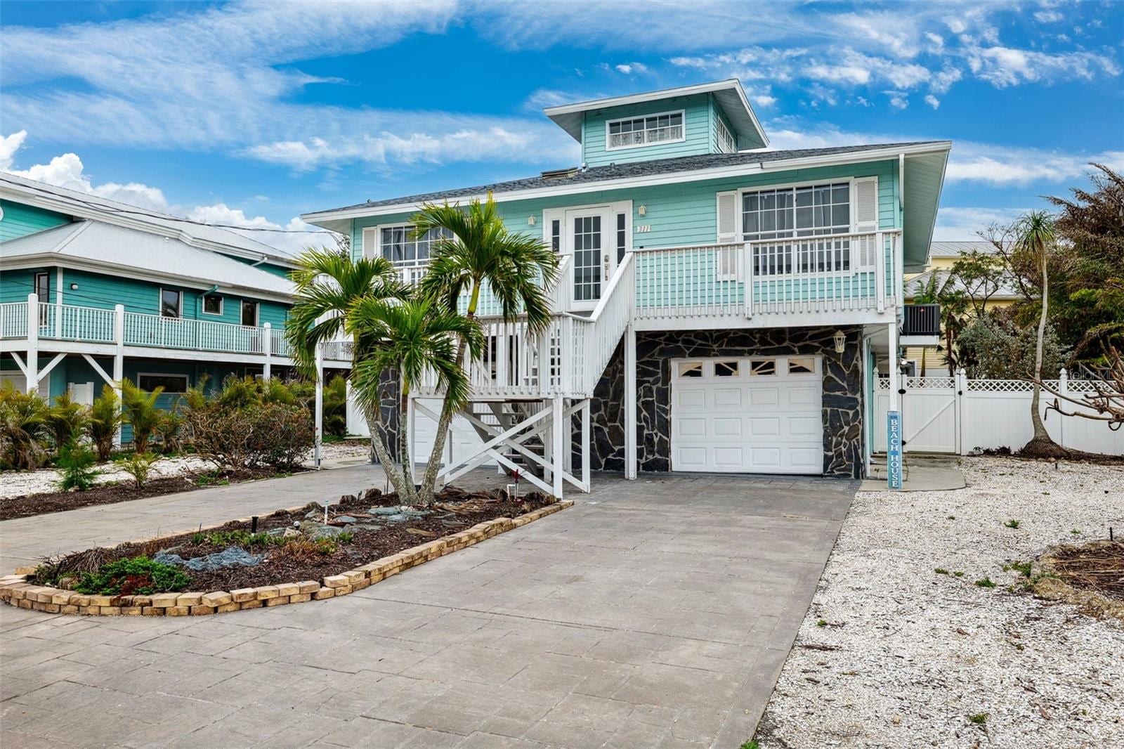 311 Poinsettia Rd photo 4
