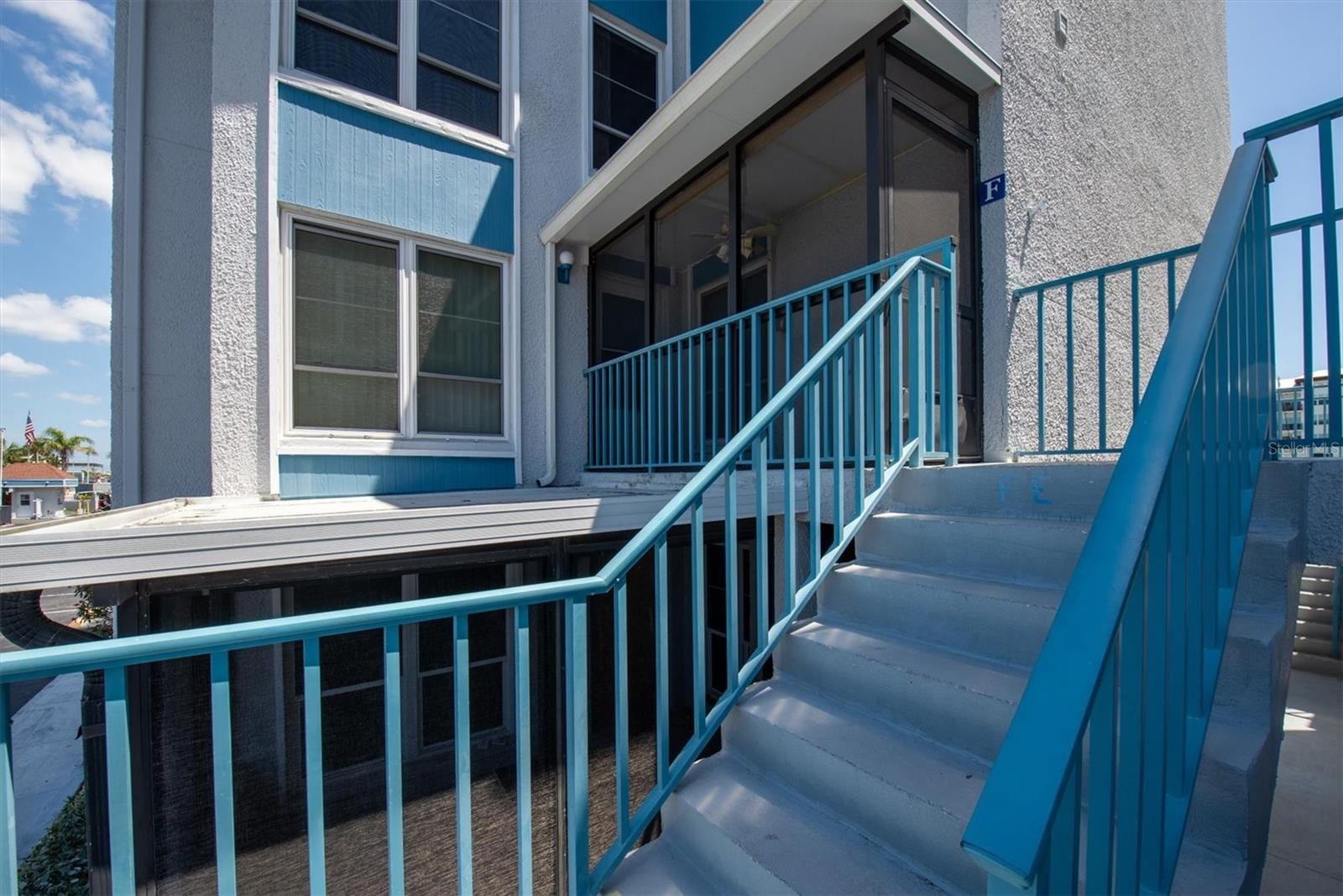 171 Medallion Blvd #F photo 2
