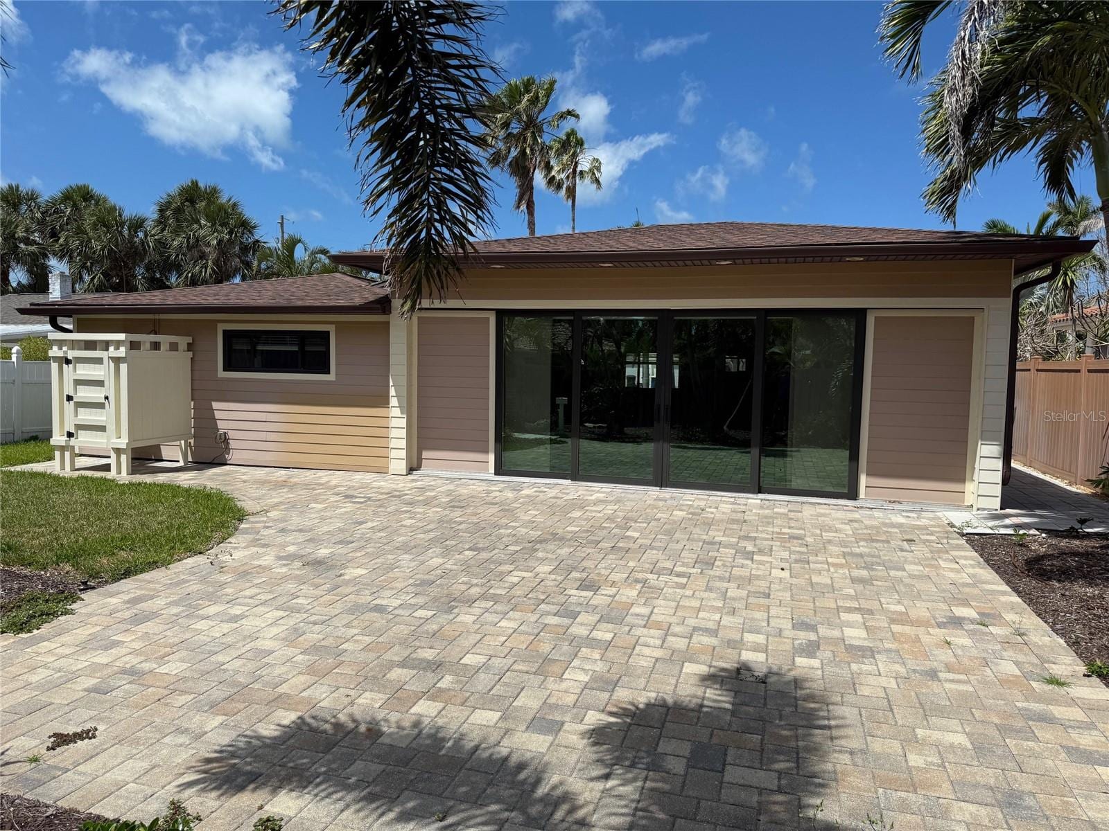 833 Lantana Ave photo 4