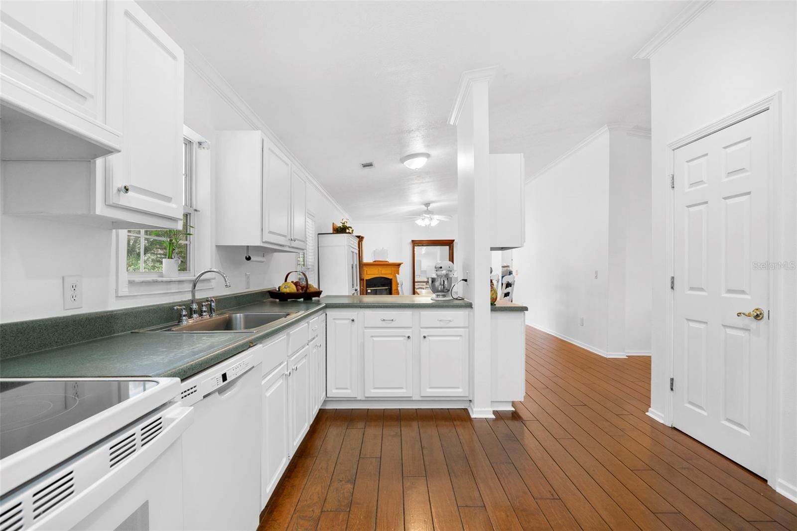 13015 Elm St photo 5