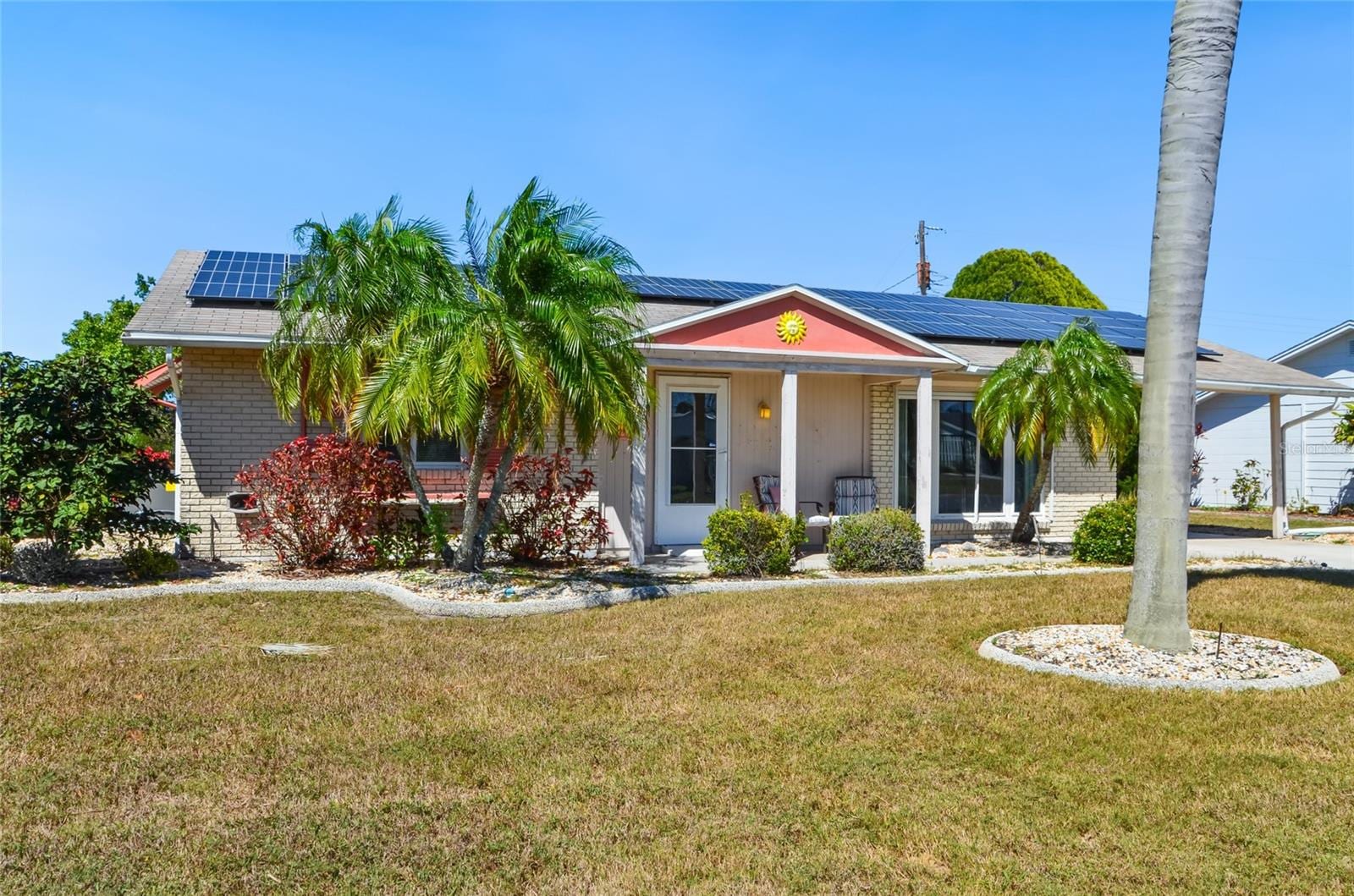 1515 Arrowhead Dr photo 4