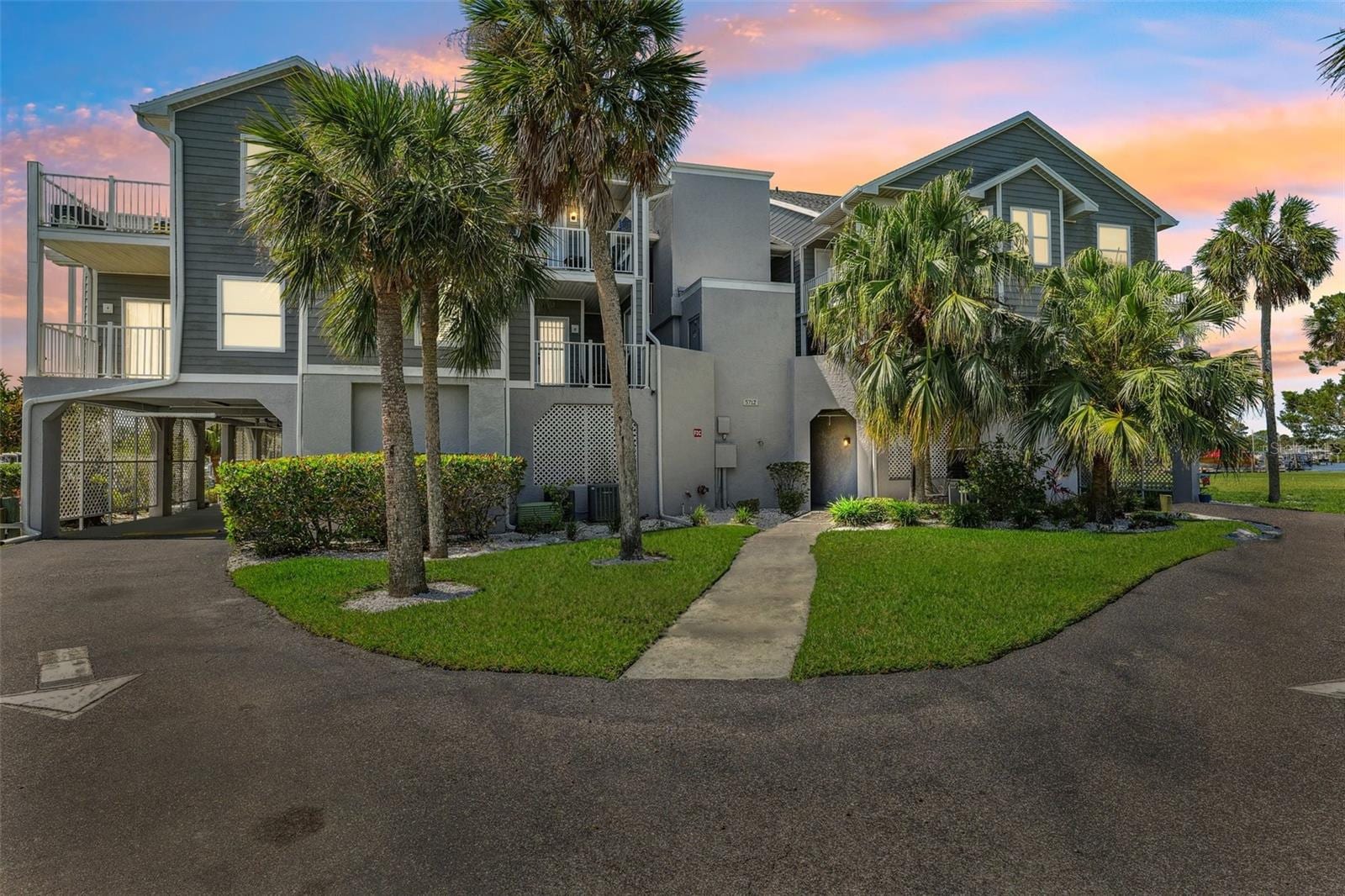 5712 Biscayne CT #103 photo 4