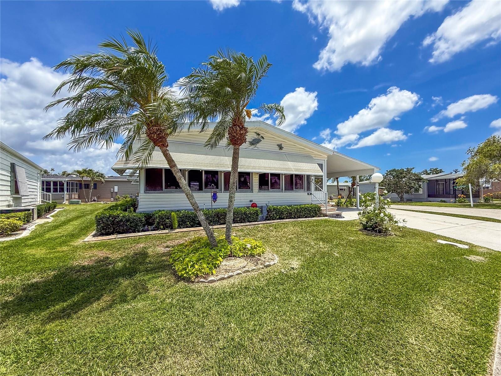 73 Whipporwill CT photo 2