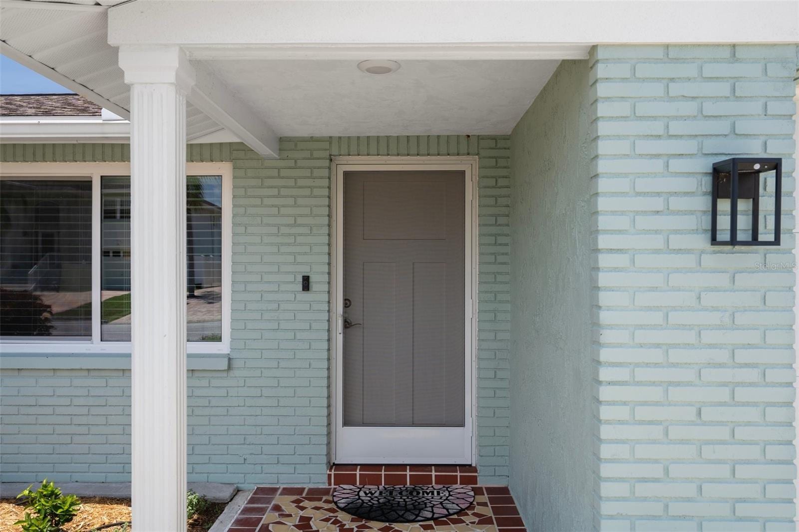 15713 Century Dr photo 4