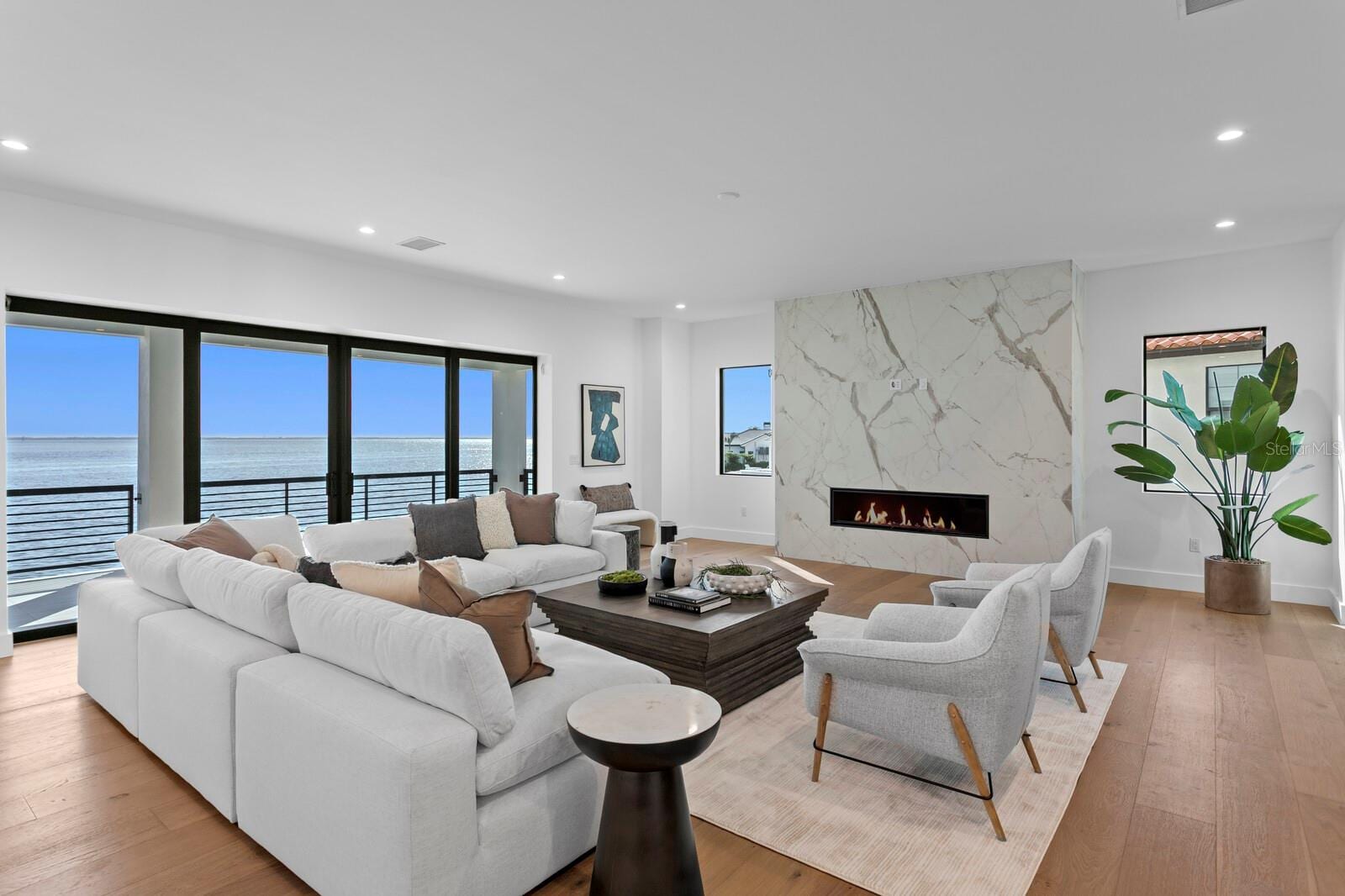 2087 Michigan Ave NE photo 5