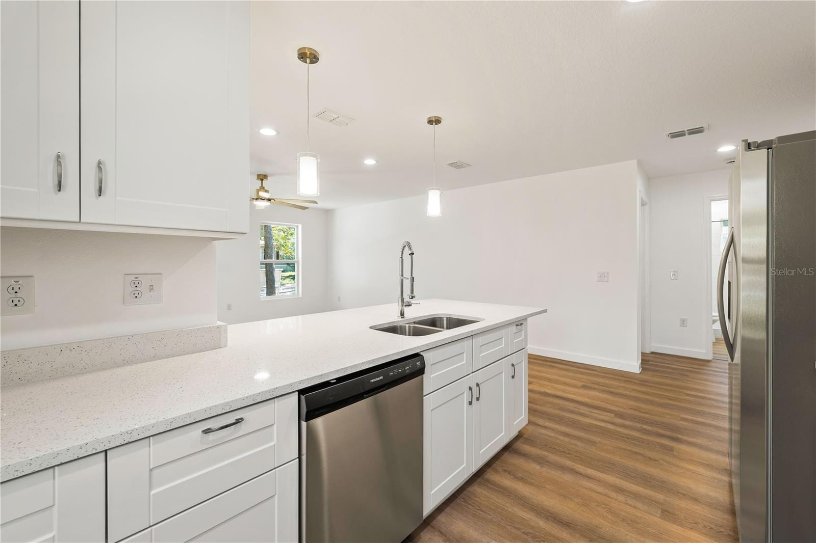 10219 Huntley St photo 5