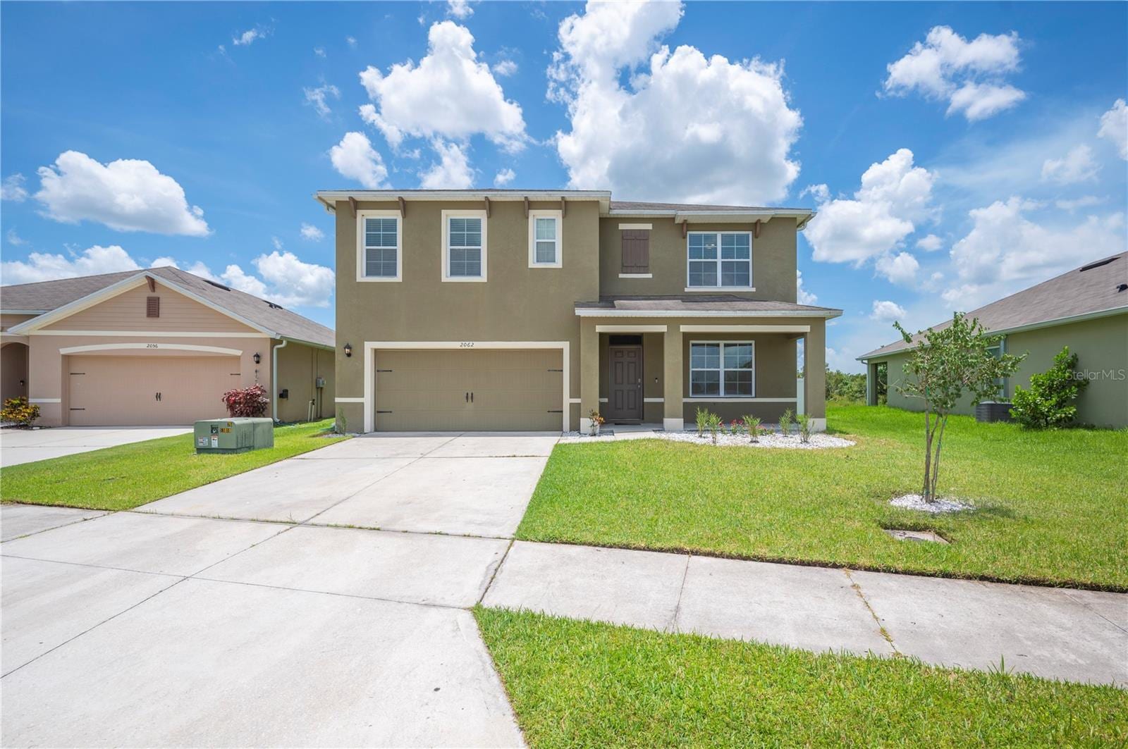 2062 Blue Highlands Dr photo 2