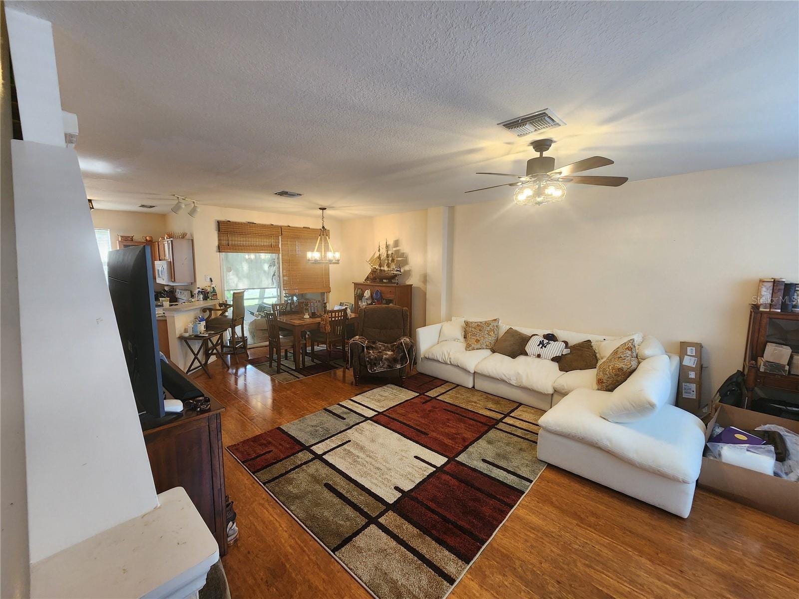 2247 Golden Oak Ln photo 3