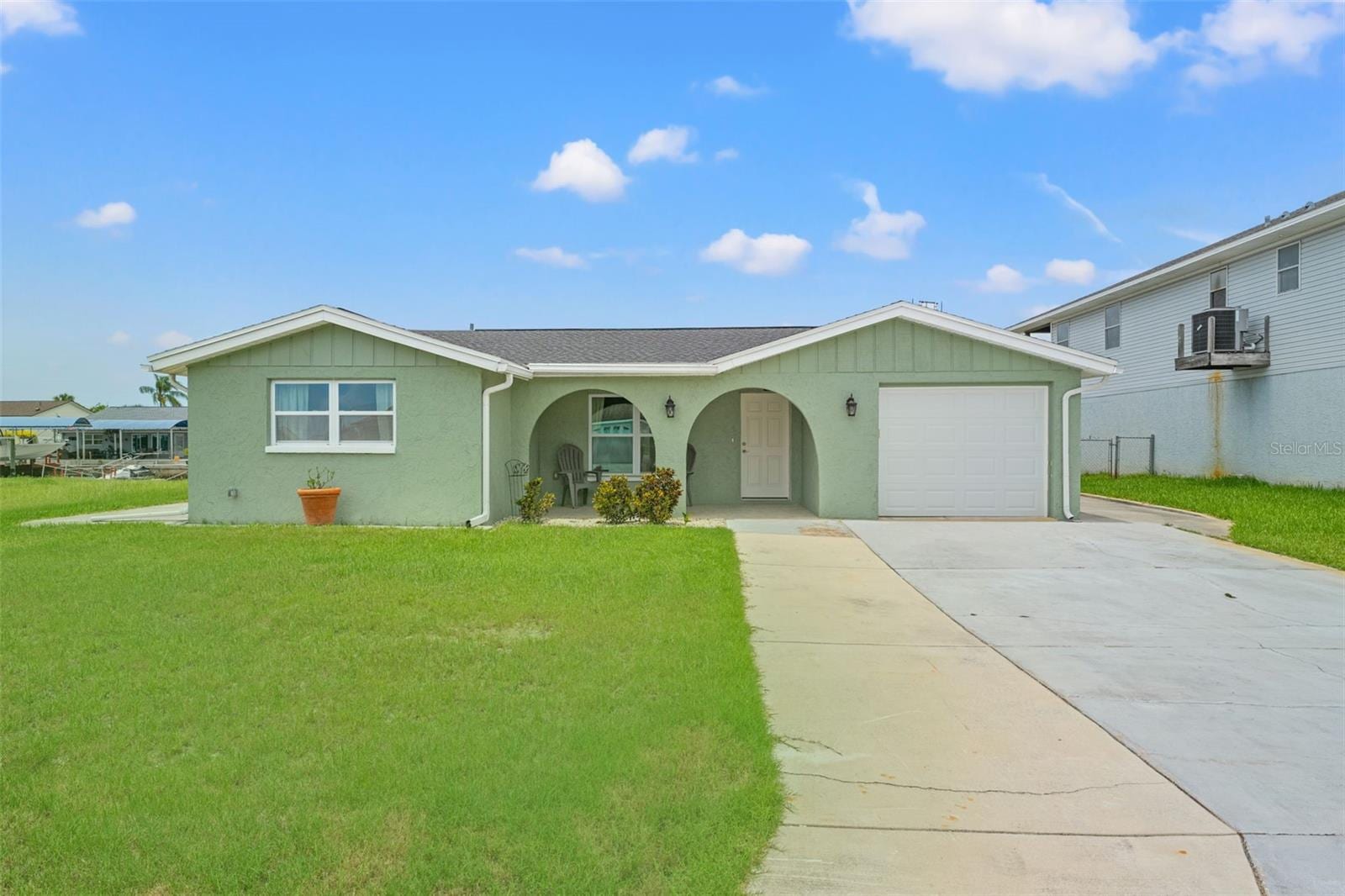 7401 Islander Ln photo 3