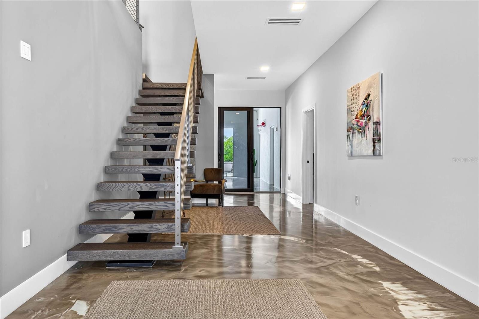 131 Forest Hills Dr photo 2