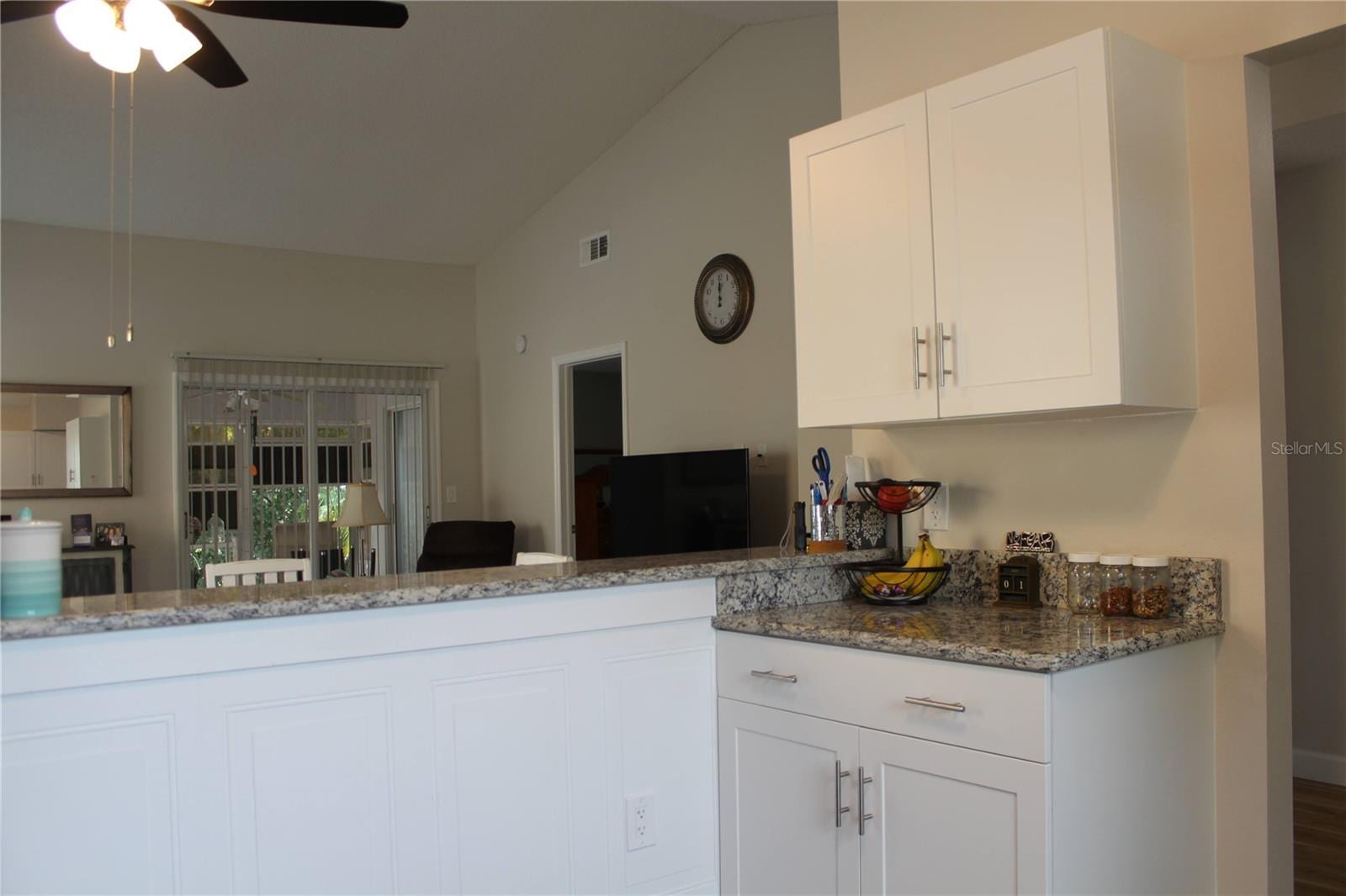 4206 Revere Cir photo 4