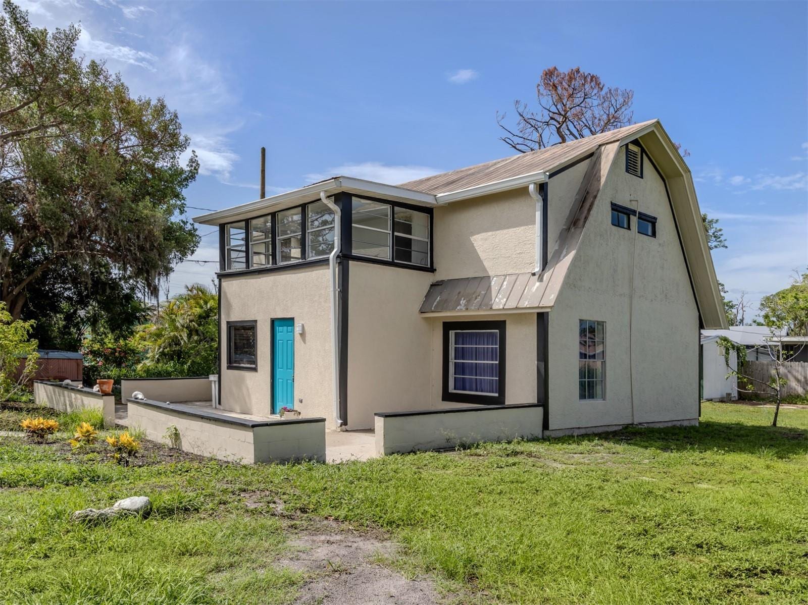 305 Chauncey Ave photo 2