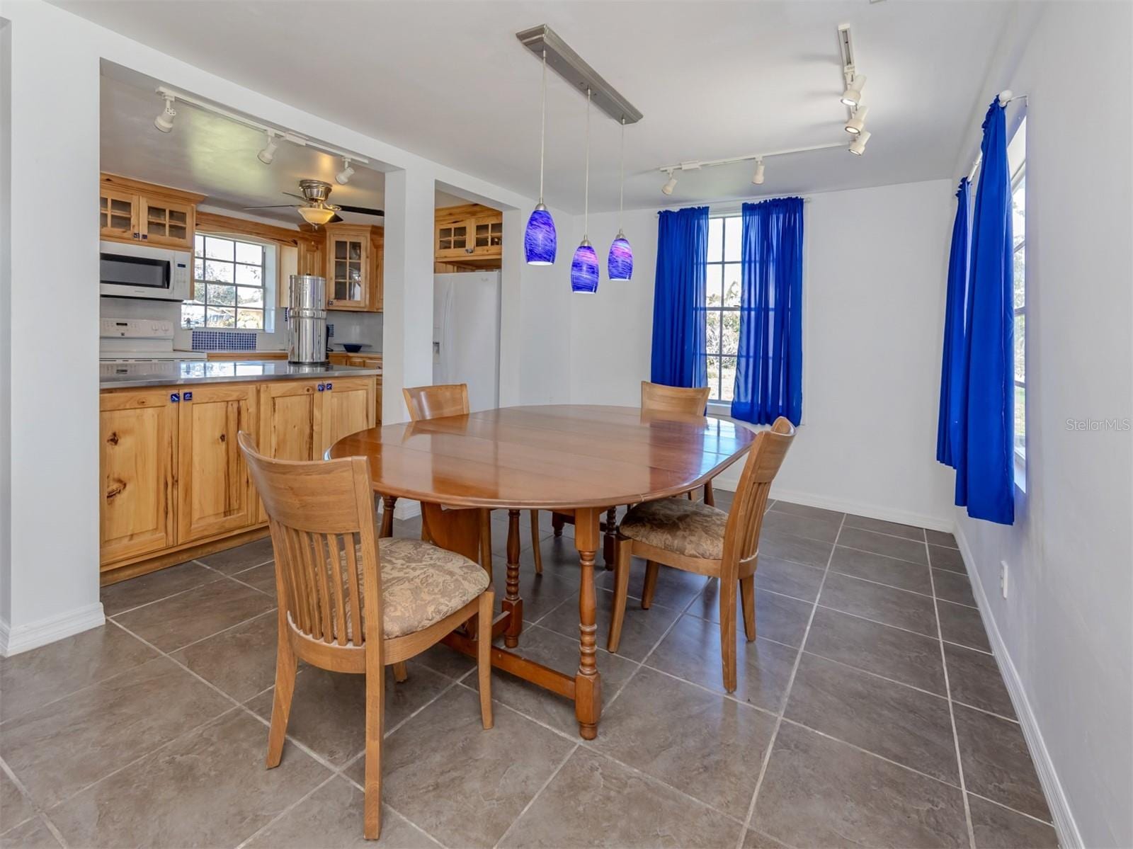 305 Chauncey Ave photo 4