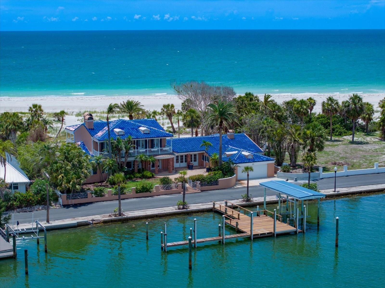 1114 Mandalay Pt photo 2