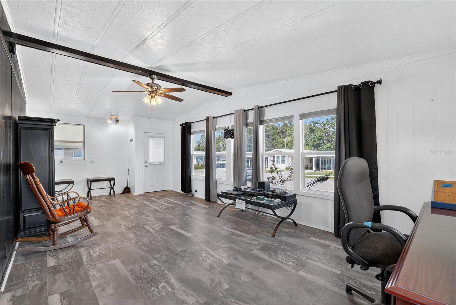 3850 Sarah Dr photo 5