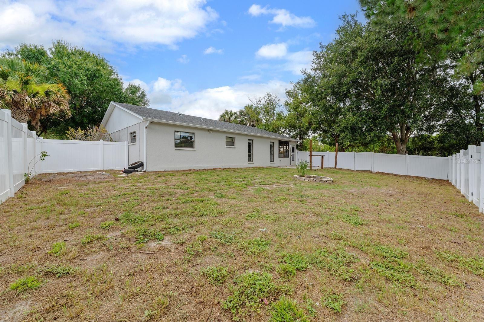7505 Bramblewood Dr photo 2