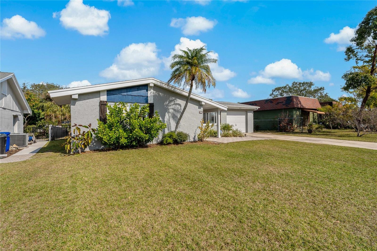 3823 Sail Dr photo 3