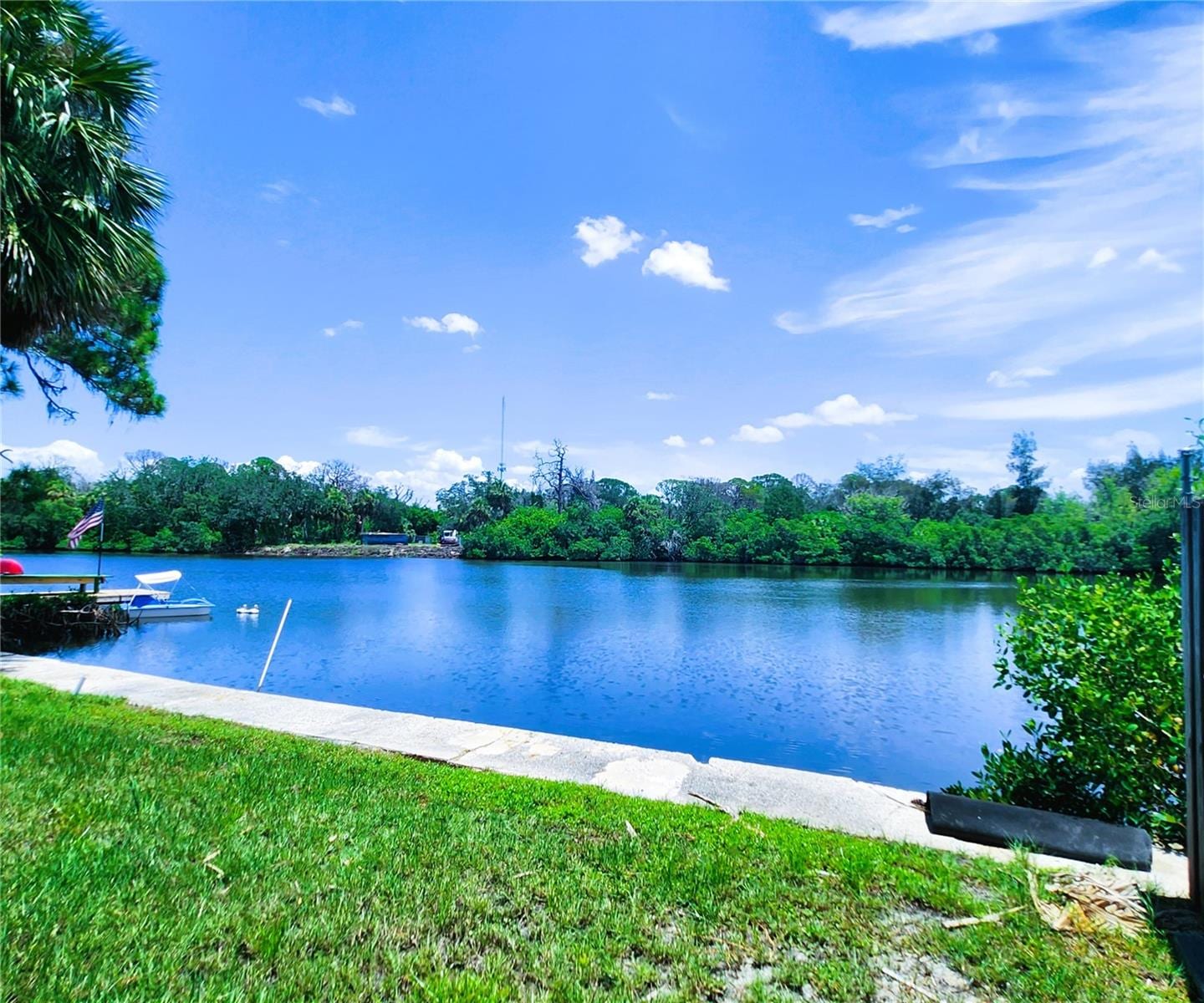 6975 Edgewater Dr photo 3