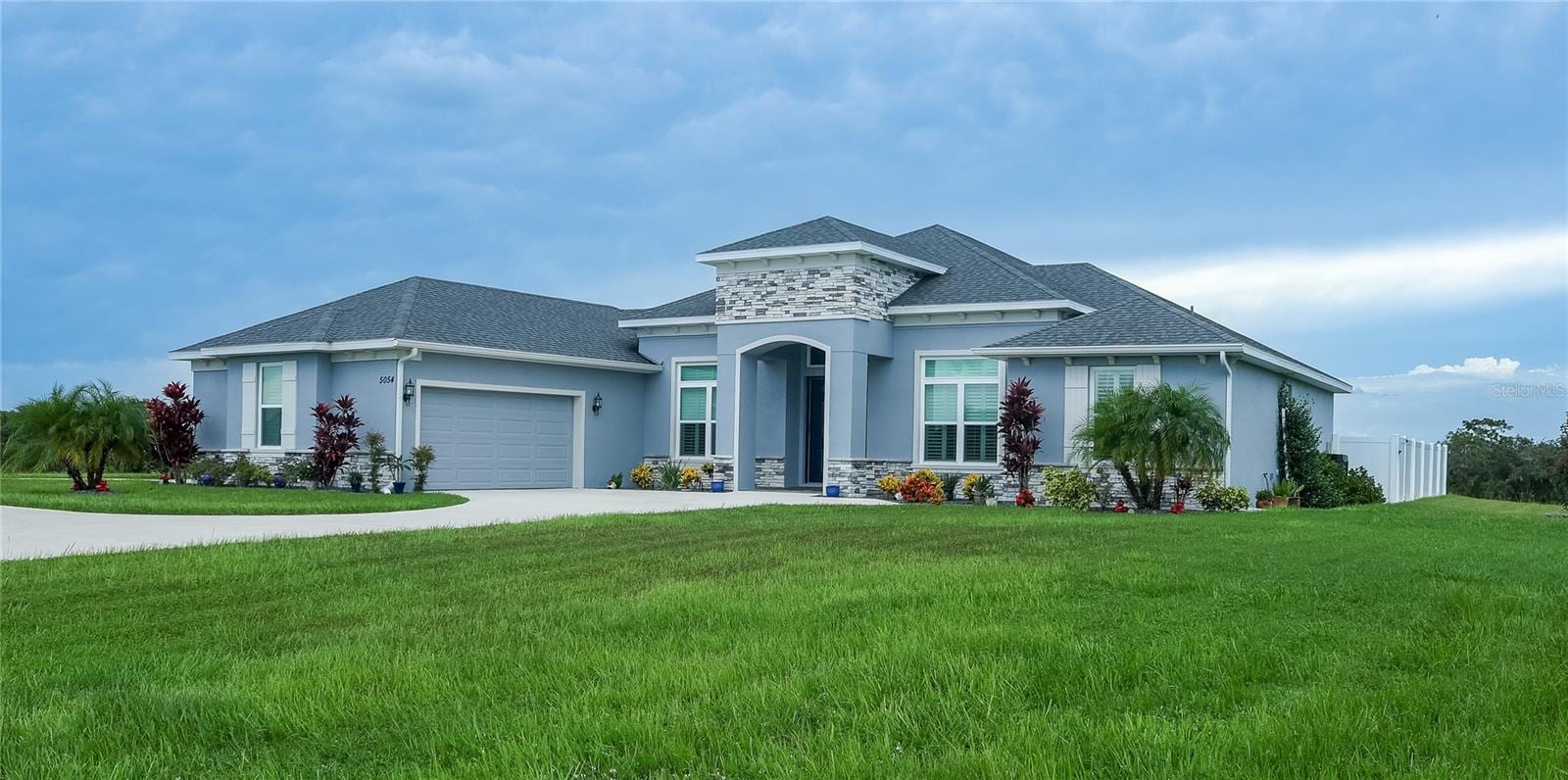 5054 Lake Toscana Dr photo 2