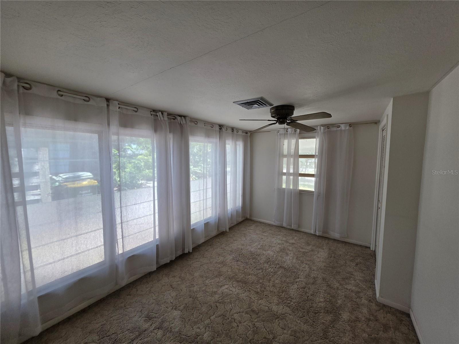 1330 Rhodes Ave photo 2