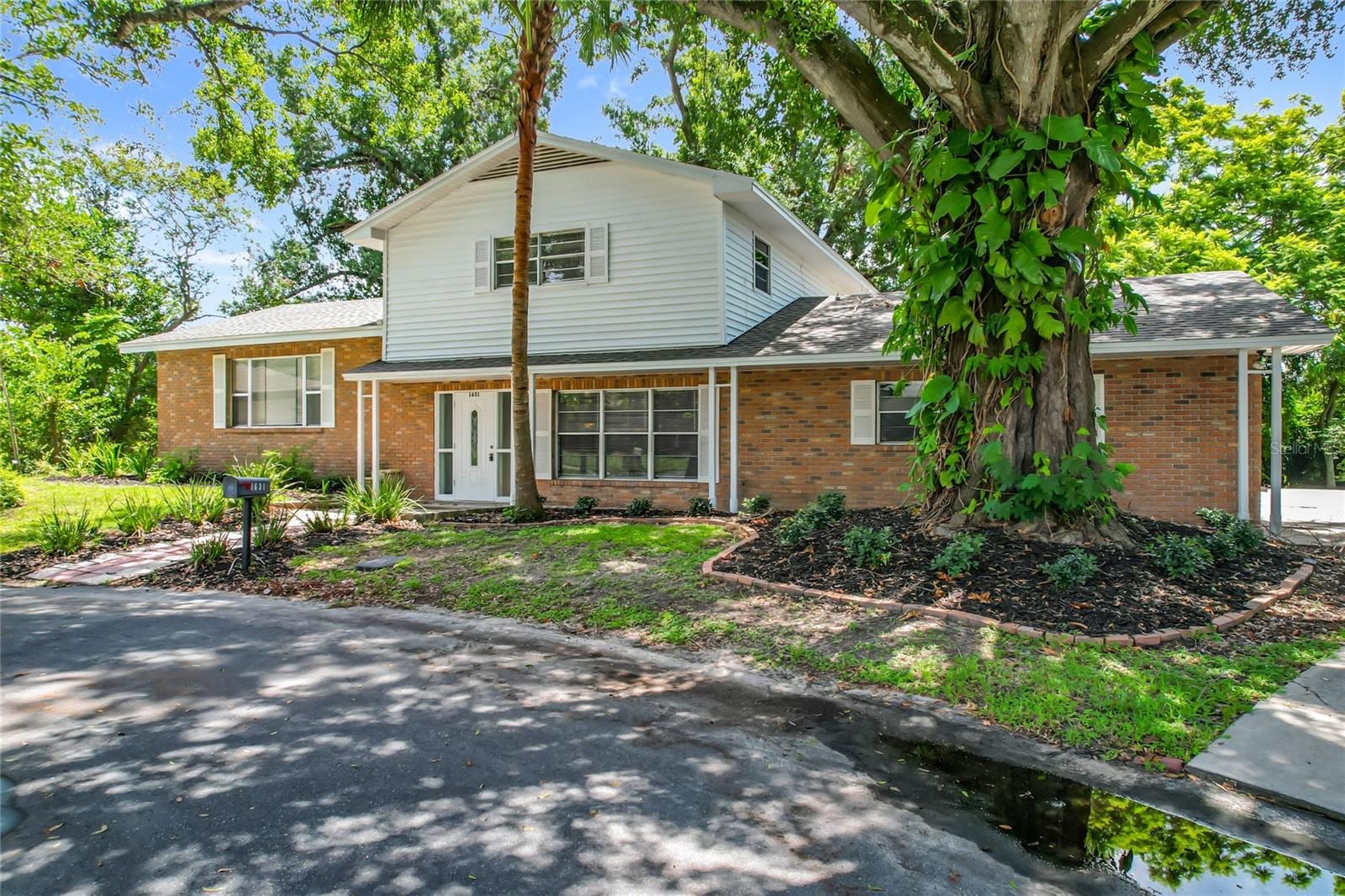 1631 Monterey Ln photo 5