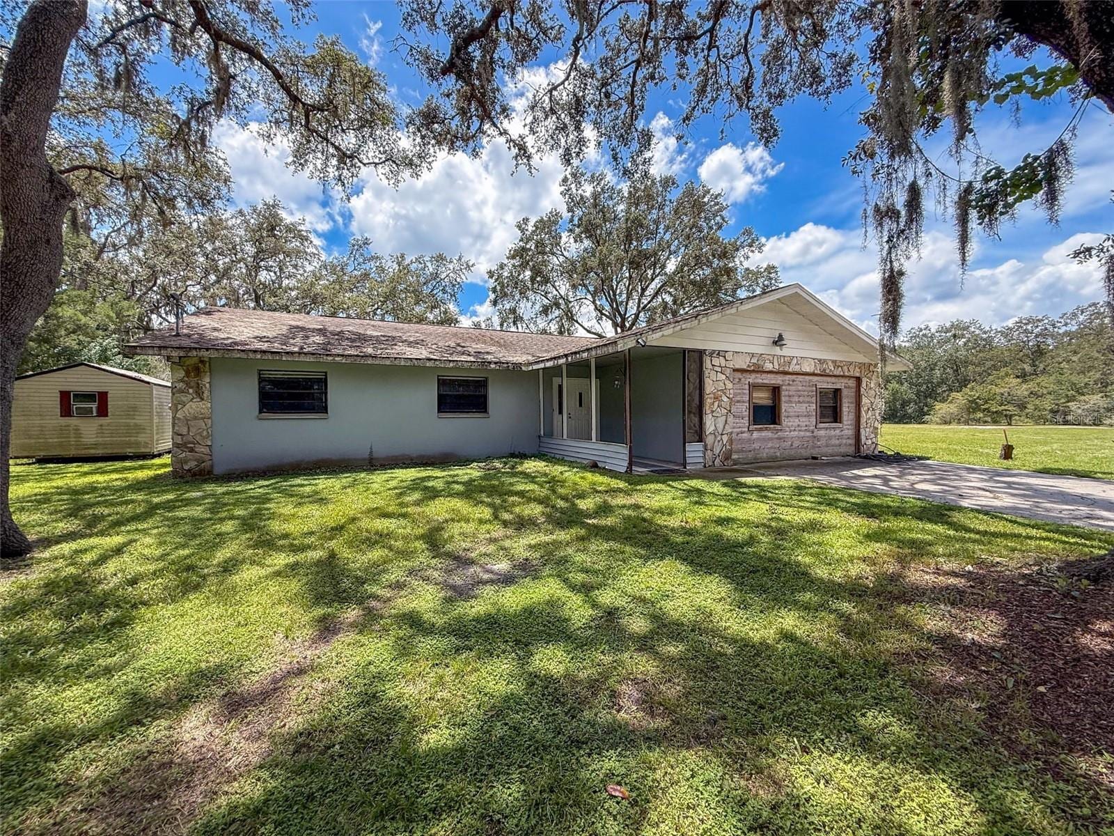 15438/15440 Azra Dr photo 3