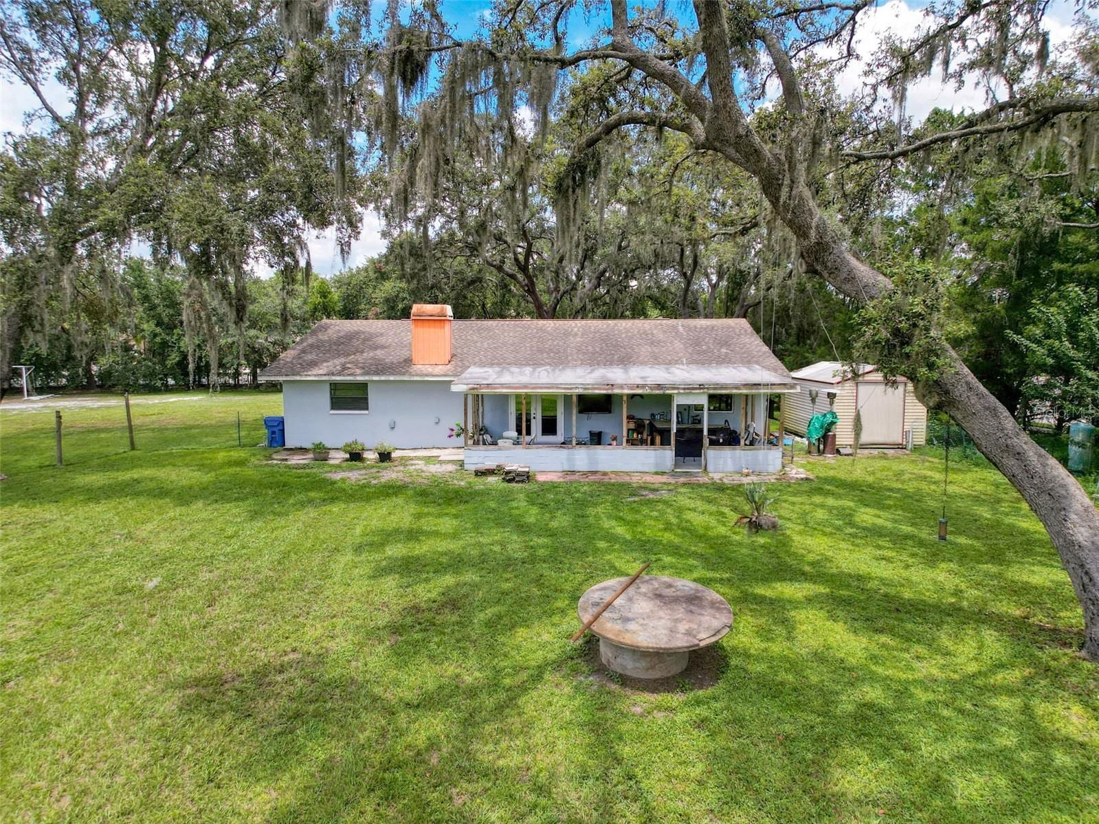 15438/15440 Azra Dr photo 4