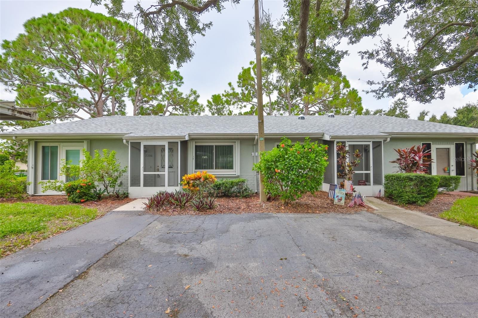 2206 Horsham Pl photo 2