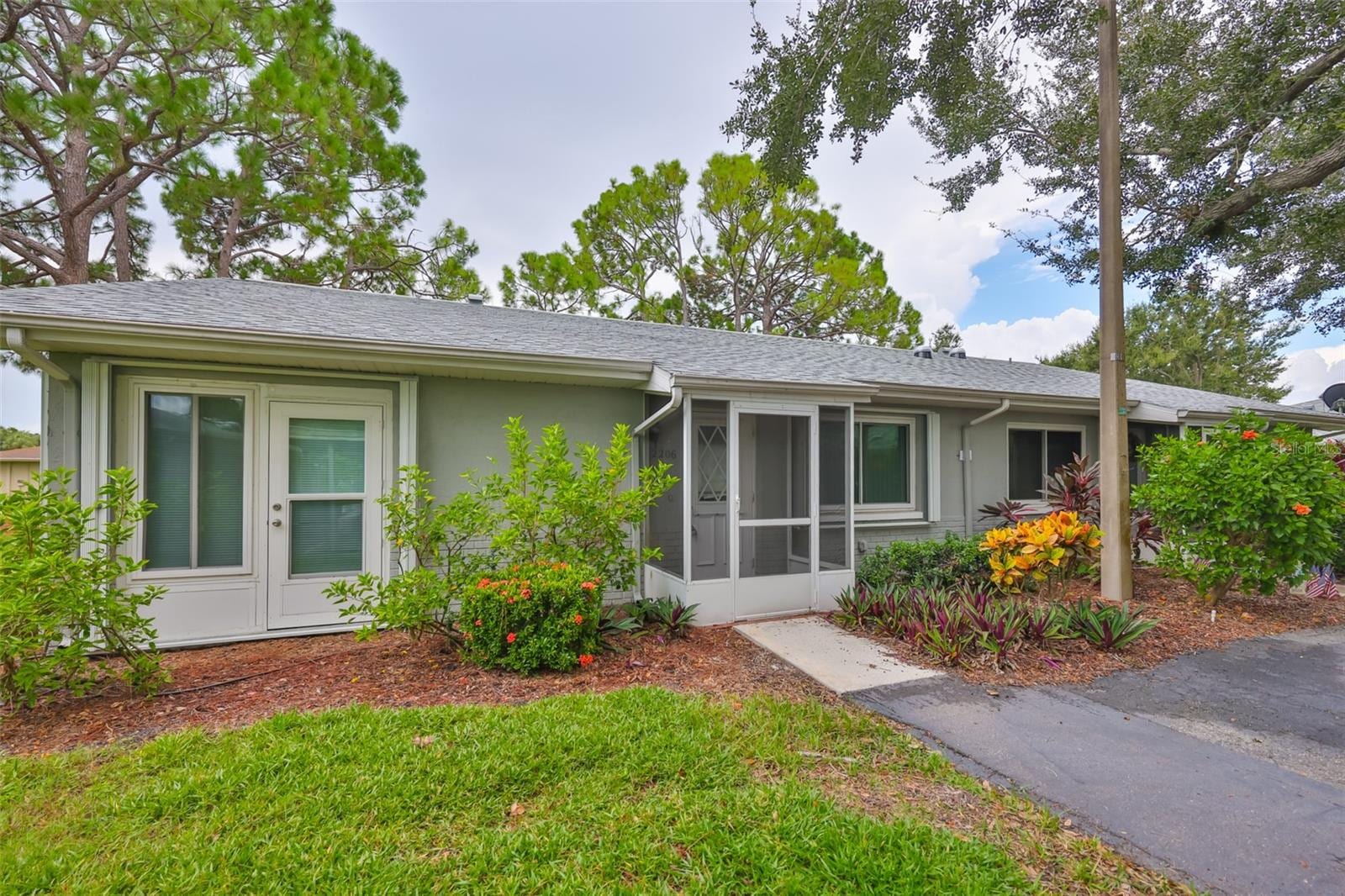 2206 Horsham Pl photo 3