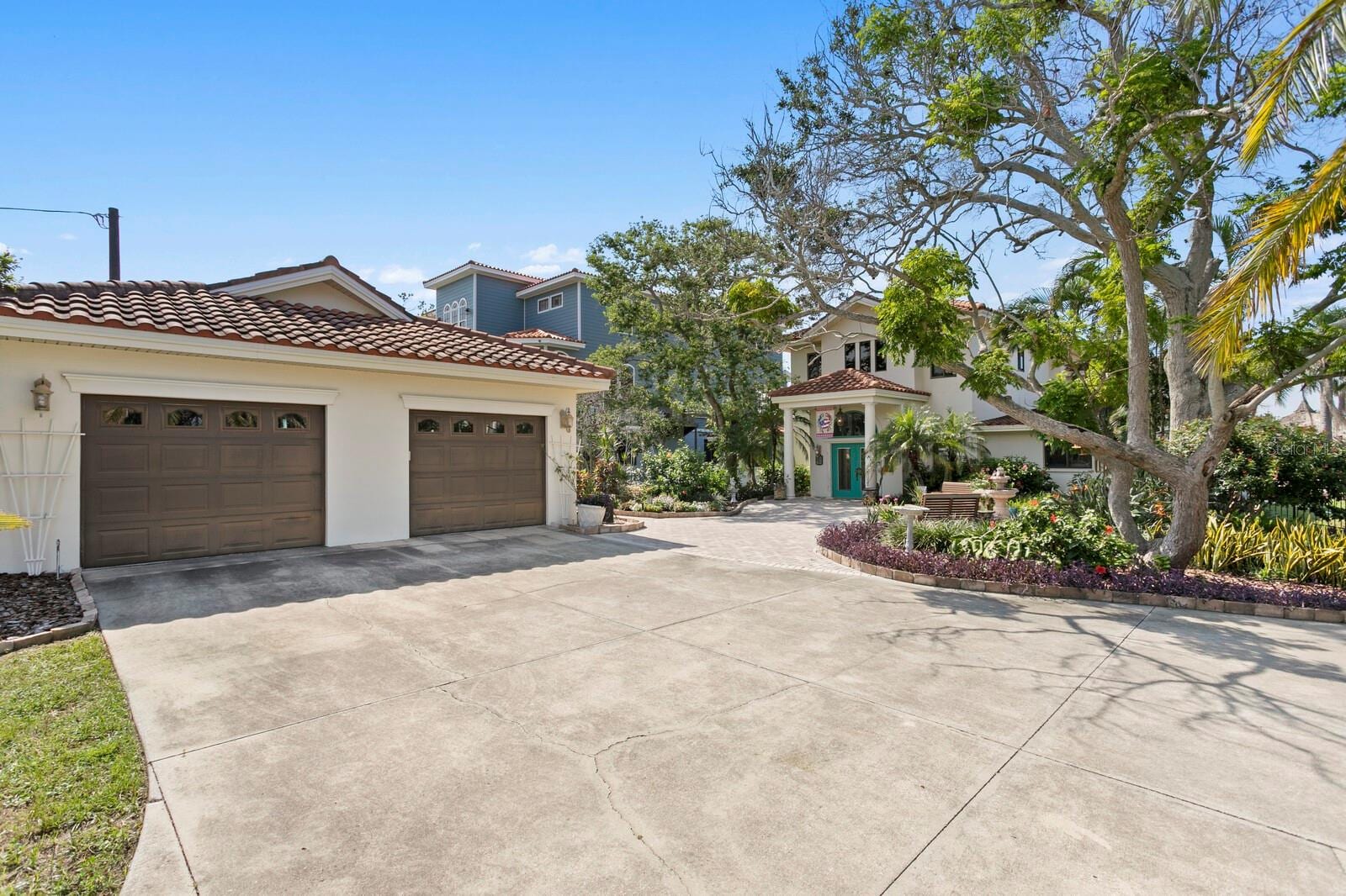 1632 Sea Breeze Dr photo 3