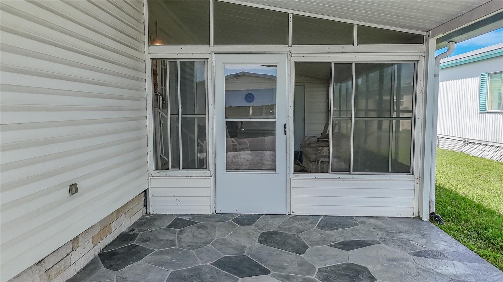 2045 Kona Dr photo 4