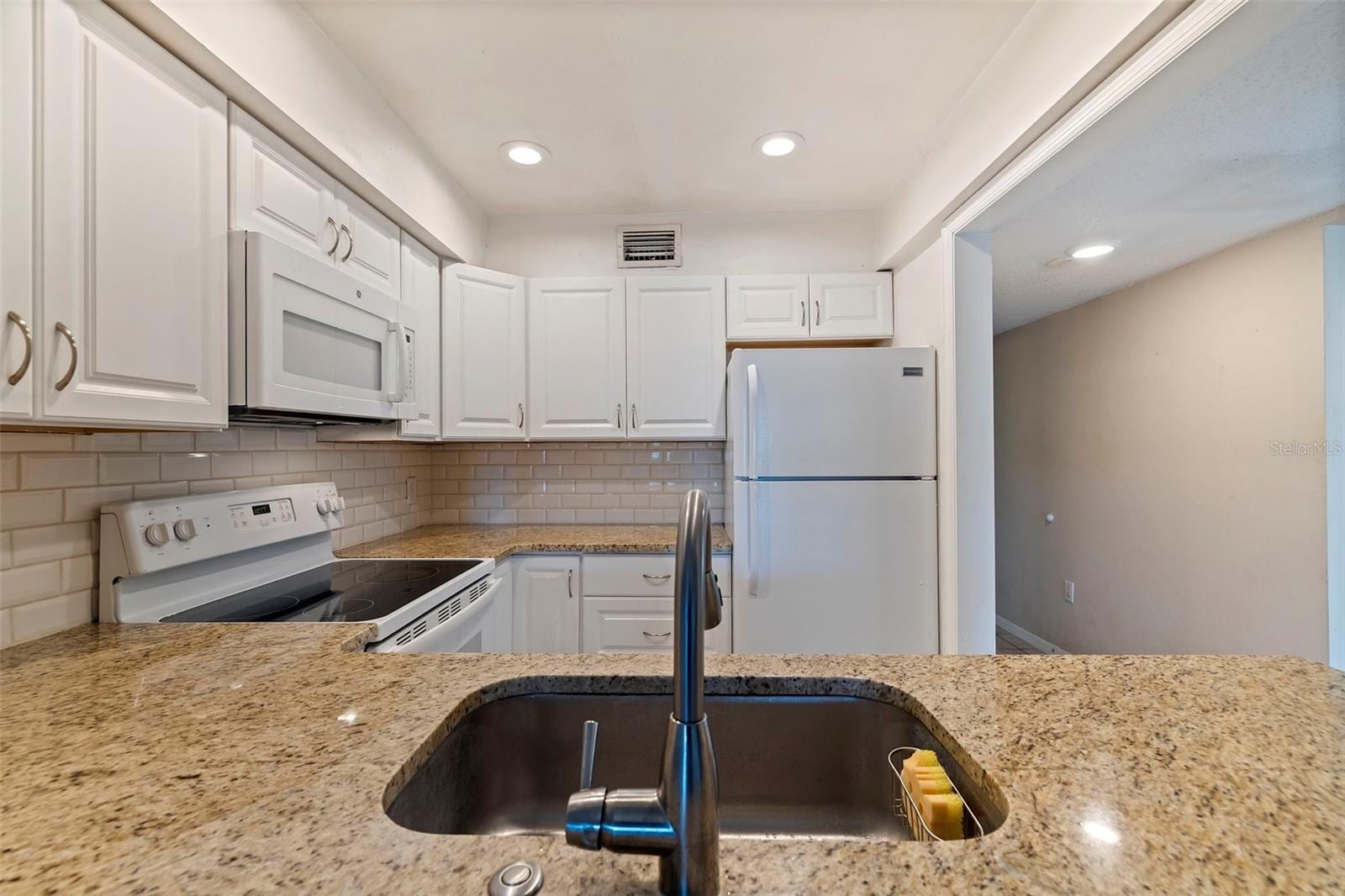 12000 Capri Cir S #16 photo 5
