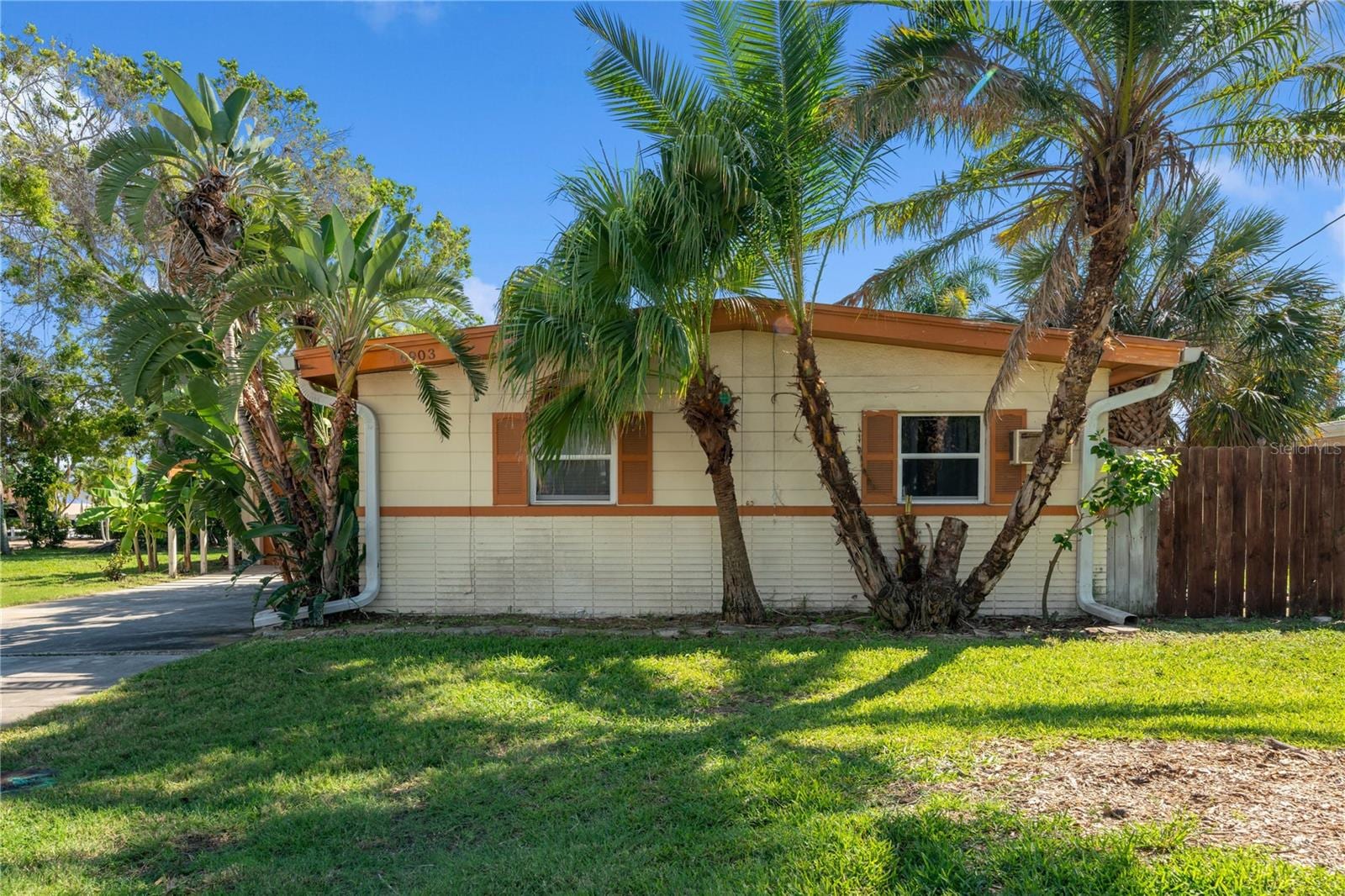 6903 S Shore Dr S photo 4