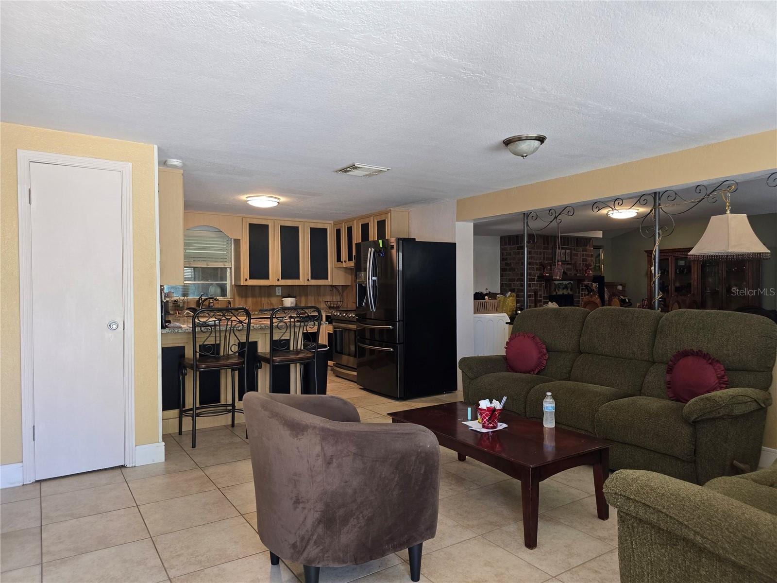 2031 Poe St photo 2