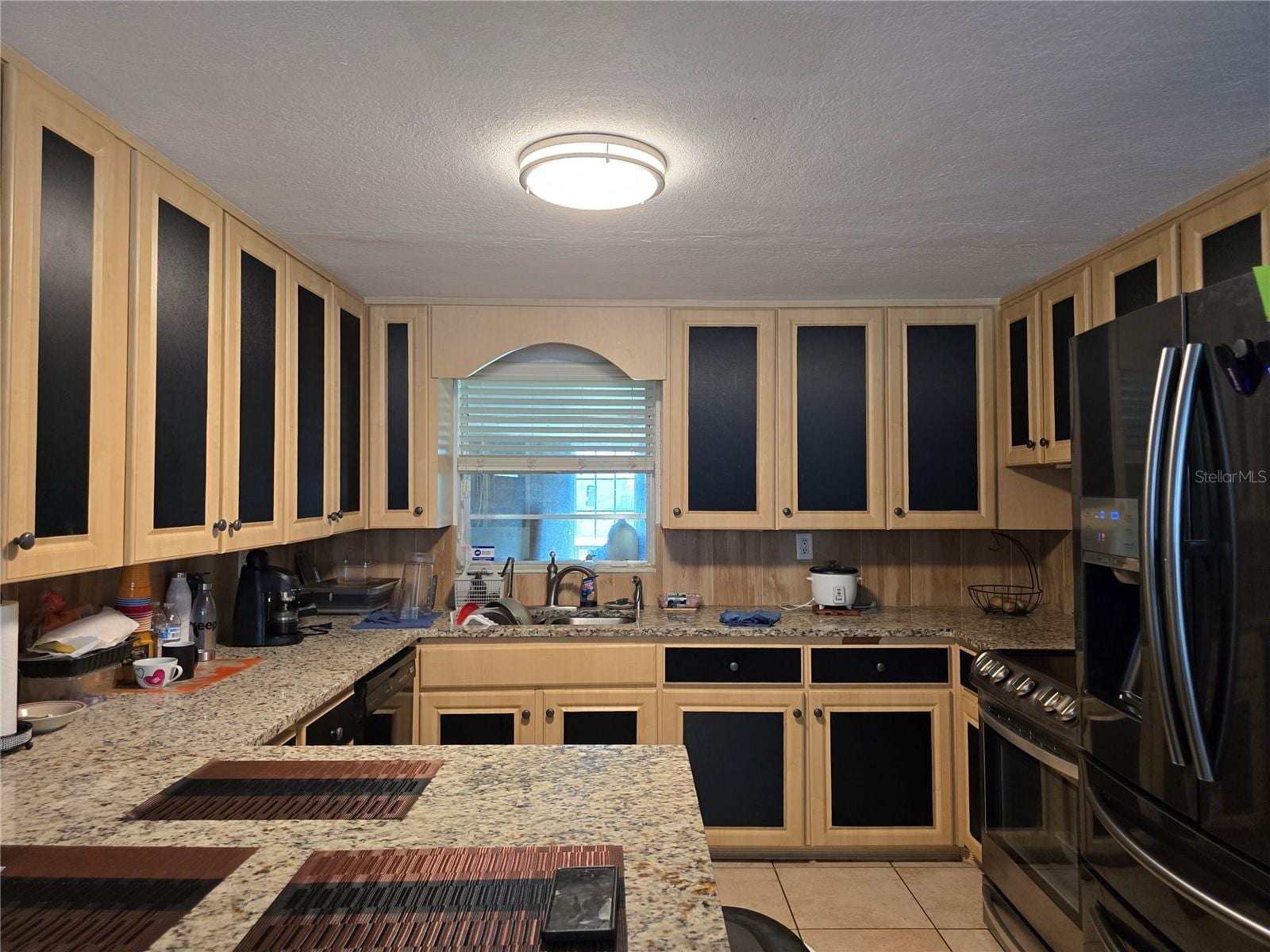 2031 Poe St photo 4