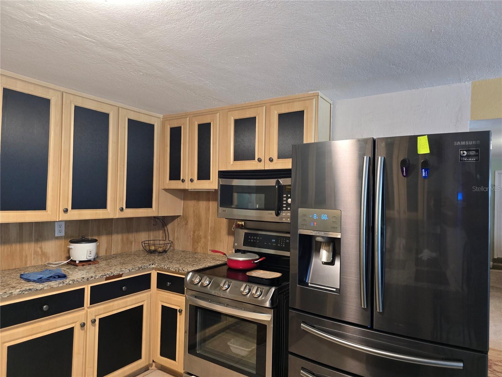 2031 Poe St photo 5