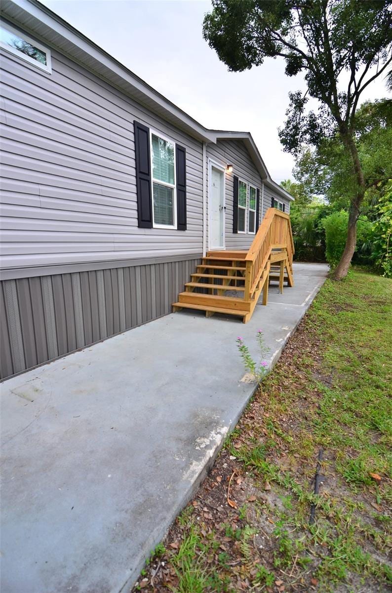 515 Twin Lakes Cir photo 4