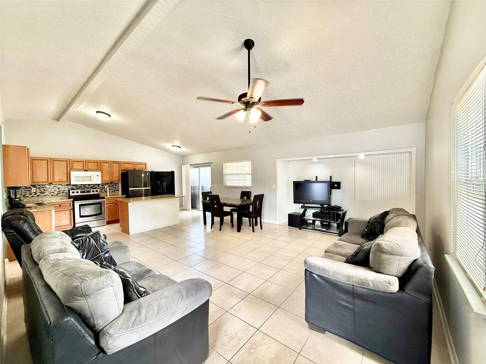 10309 Parkcrest Dr photo 3