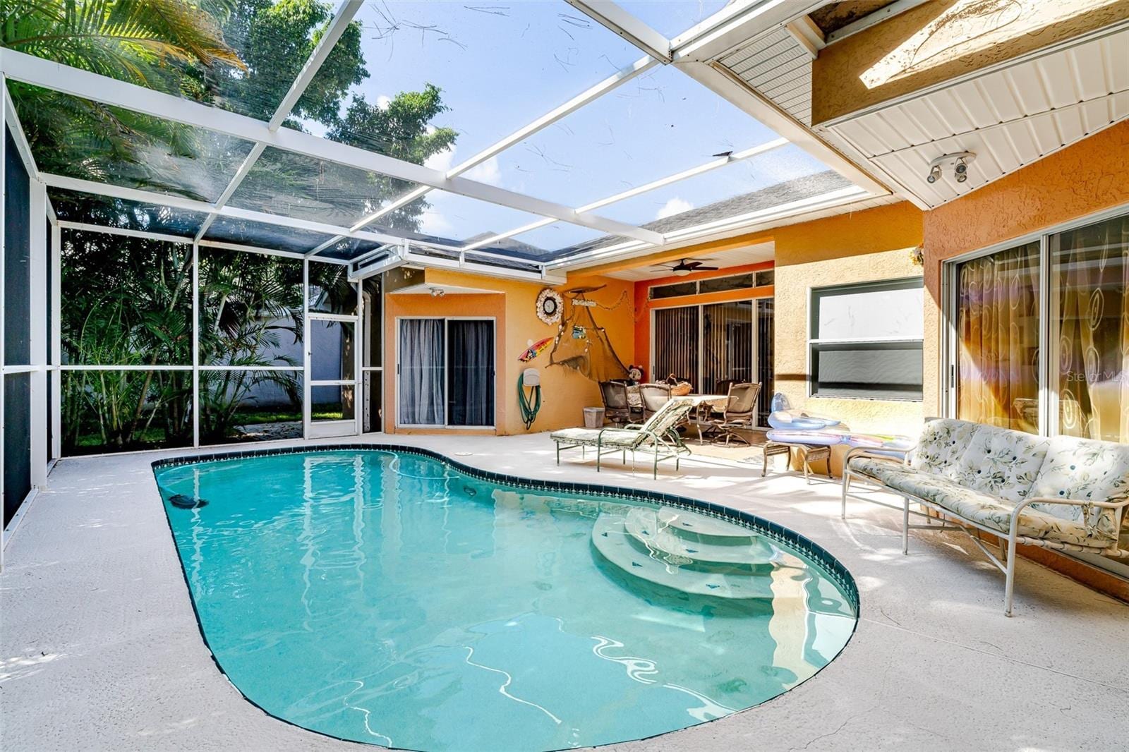 775 Wildflower Dr photo 4