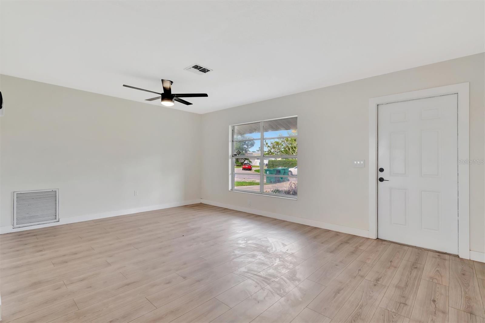 2420 16th St W photo 4