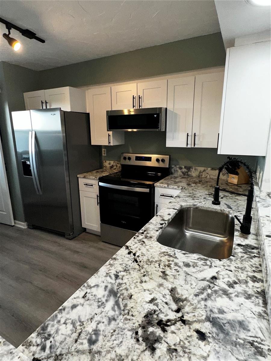 800 Cove Cay Dr #4F photo 3