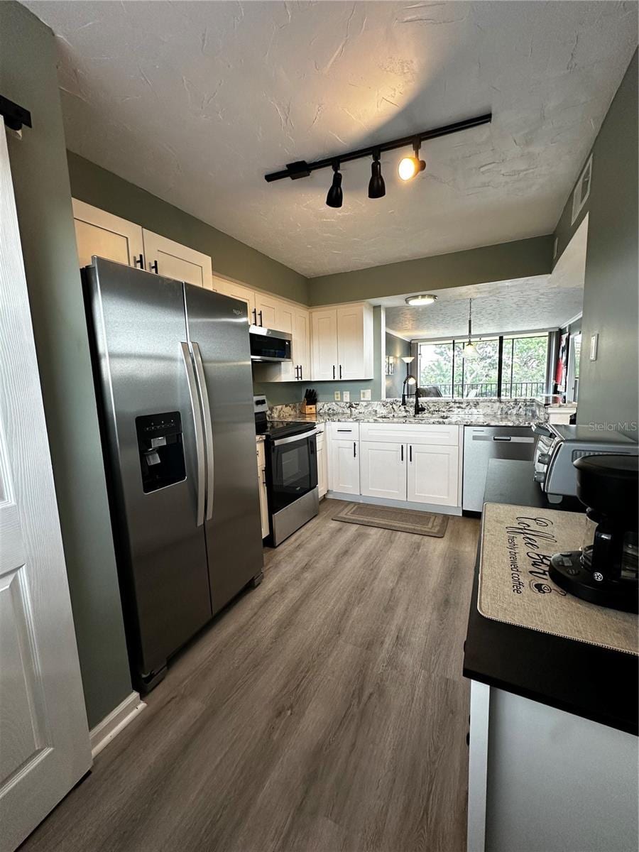 800 Cove Cay Dr #4F photo 4