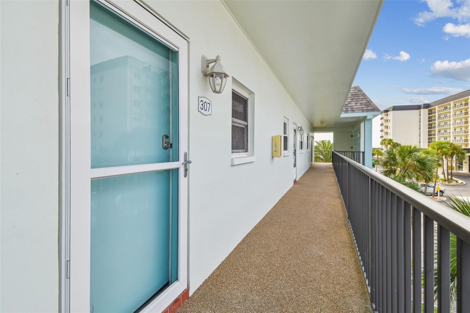 8 Glencoe Pl #307 photo 3