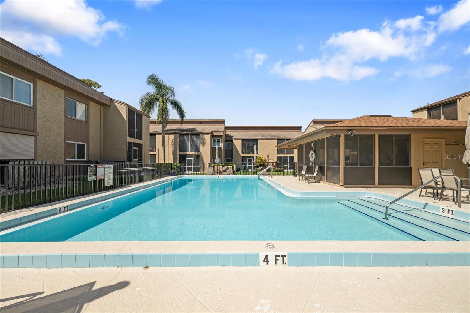 1575 Greenlea Dr #6 photo 4