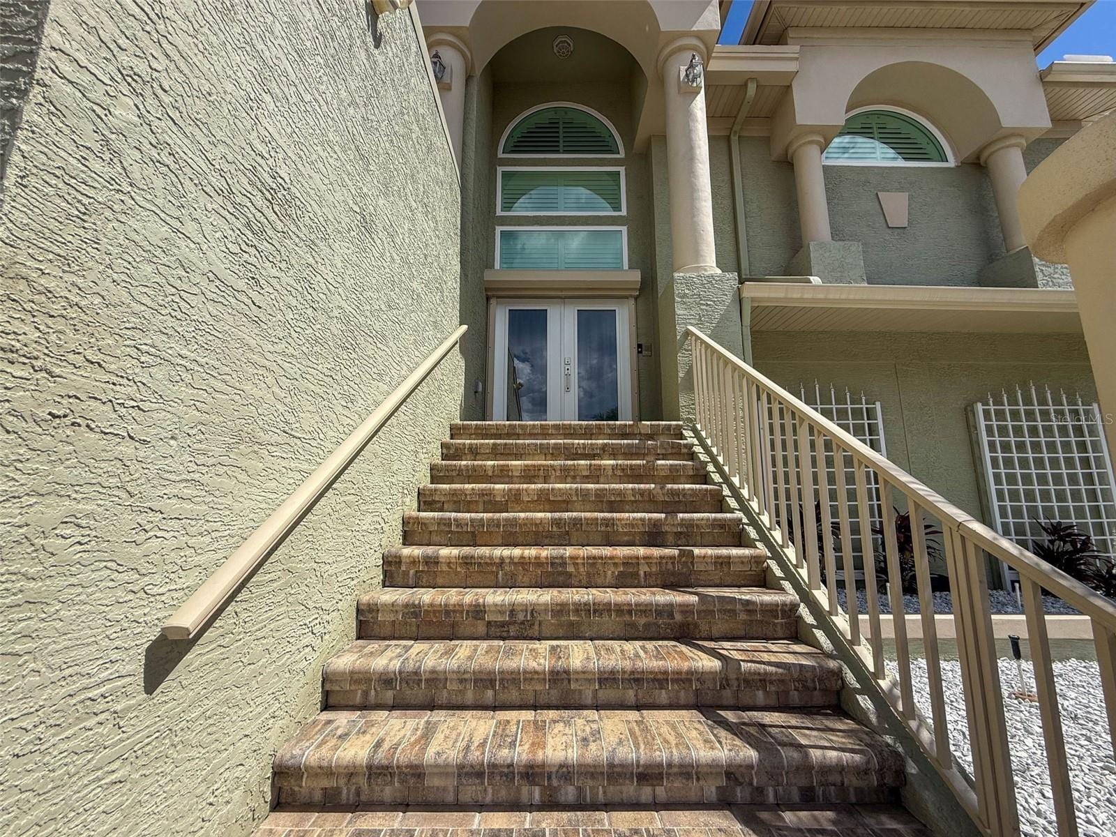 13552 Claudia Dr photo 3
