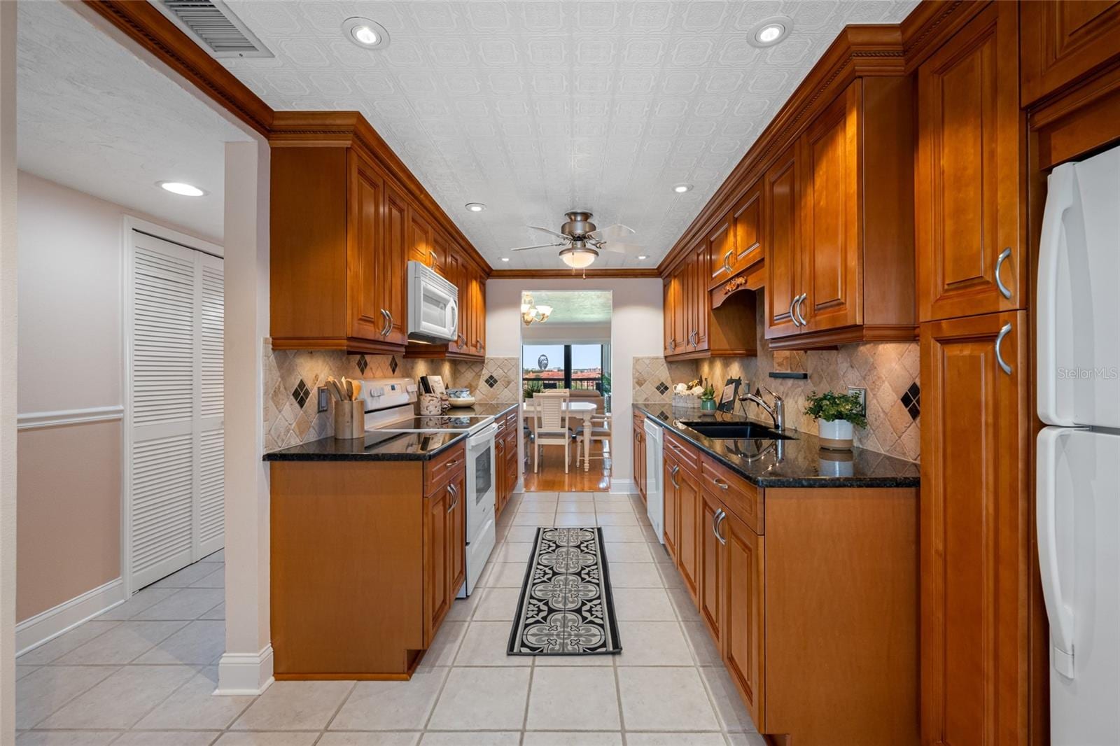 3400 Cove Cay Dr #7C photo 5