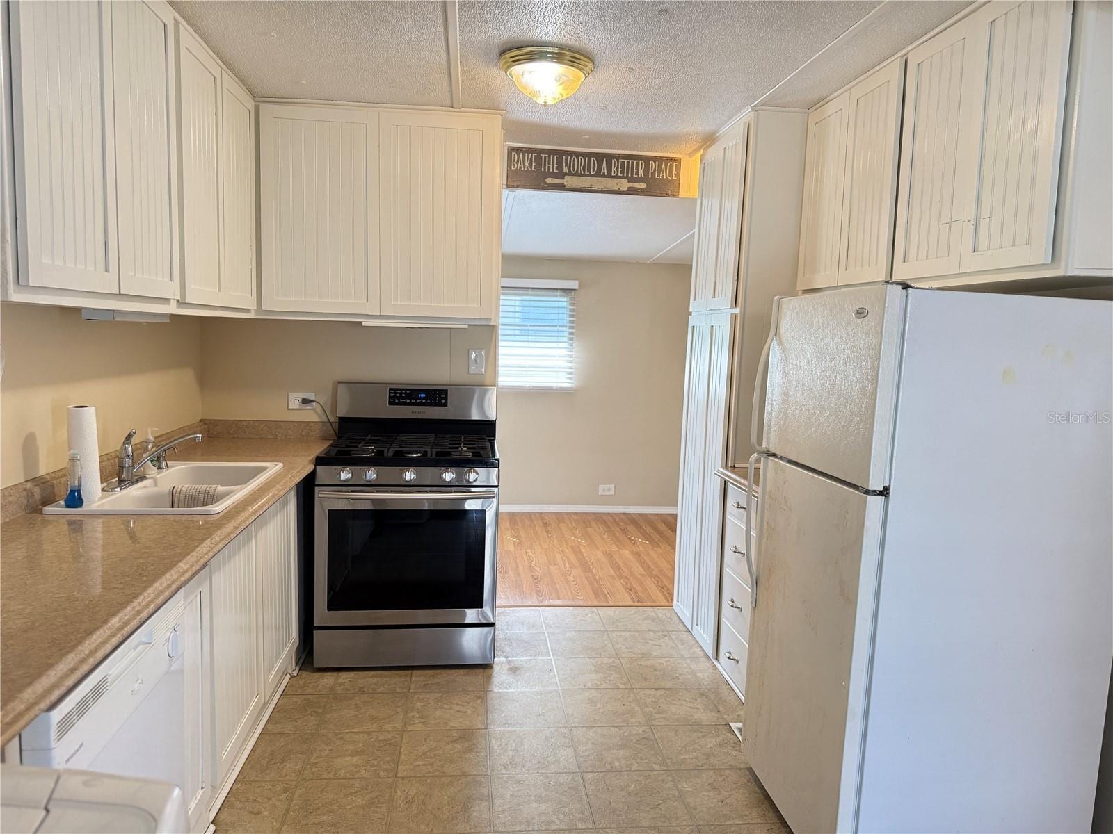 6830 Americana Dr NE #127 photo 5