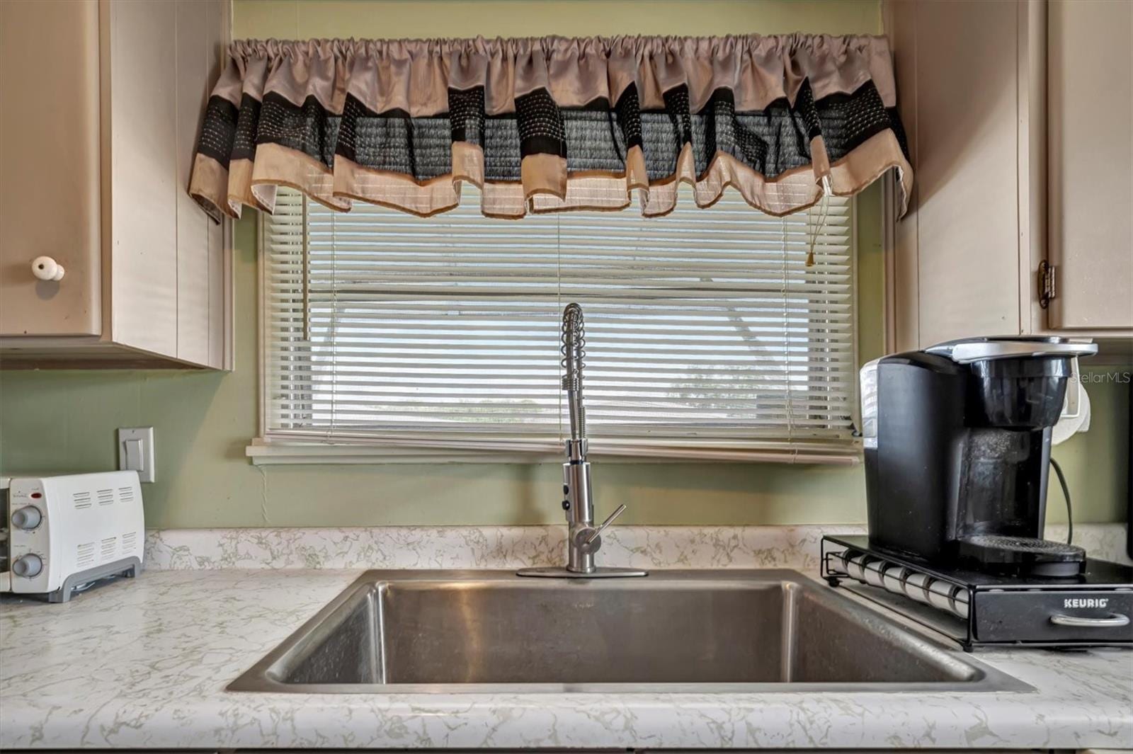 122 E Saint Annes Cir photo 5