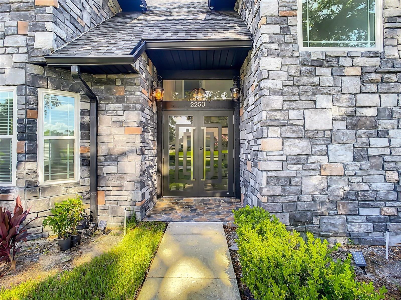 2253 Malachite Dr photo 3